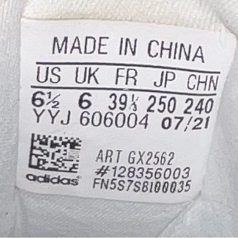 Adidas Ultraboosts - Picture 5 of 5